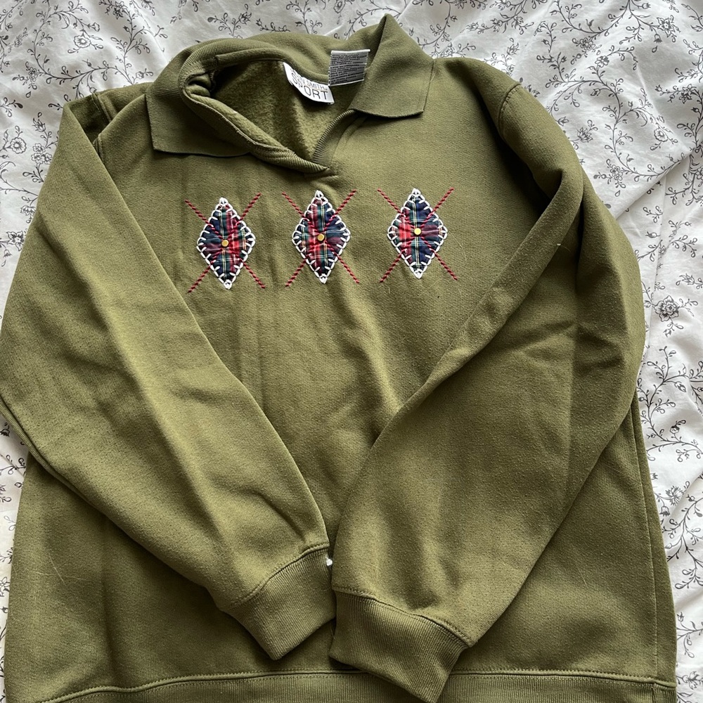 trendy thrifted crew